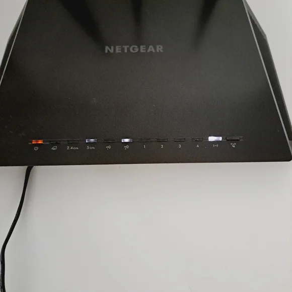 NETGEAR Nighthawk Smart Wi-Fi Router (R7000) - AC1900 - Picture 13 of 13